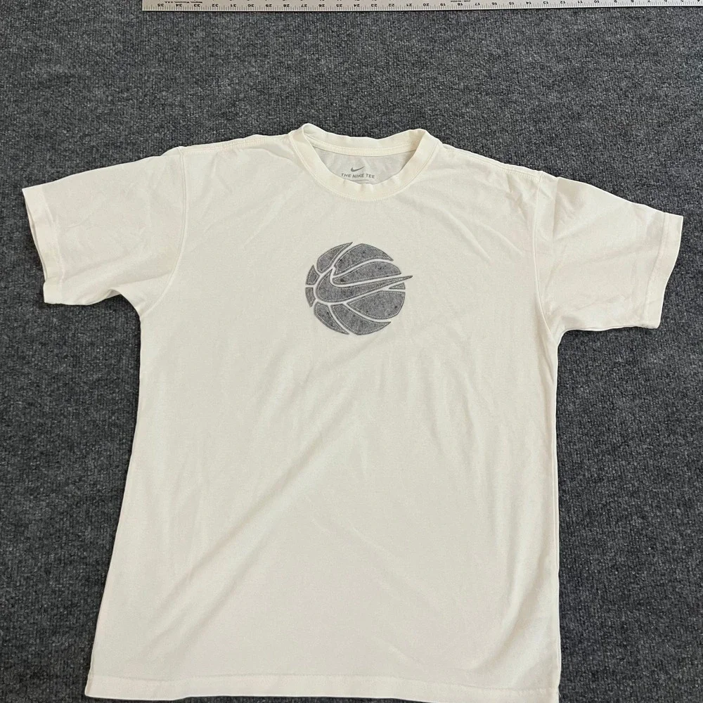 Nike T-Shirt Mens Size S Off White Basketball Graphic Logo Short Sleeve Athletic
